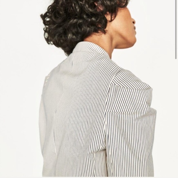 Zara Basic Collection - Short Striped Jacket Small - Picture 2 of 3